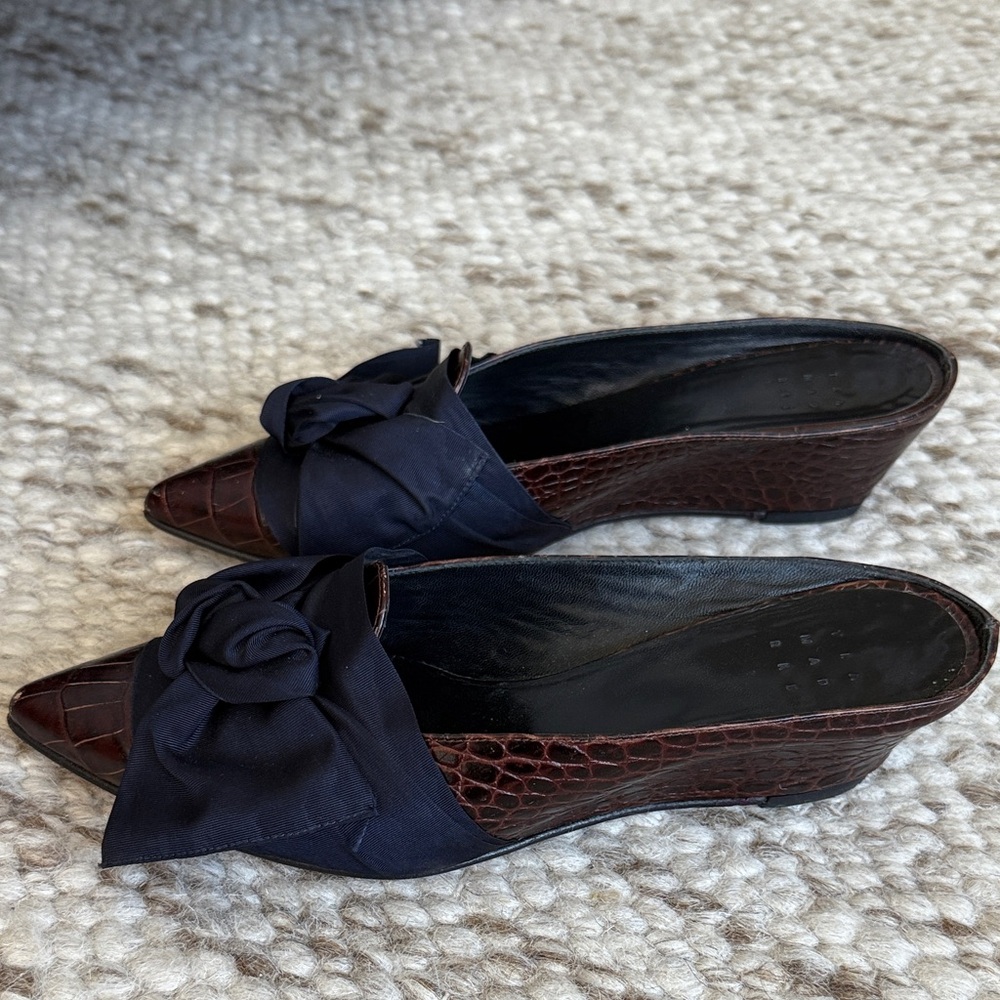 Trademark Tory Burch Adrian Tie Slide Row inspired. Size 7.5 - Picture 5 of 7